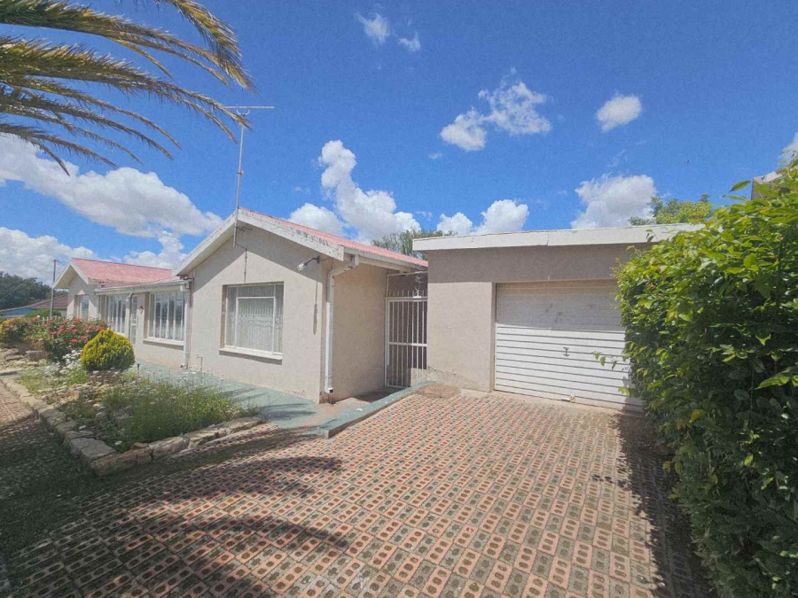 4 Bedroom Property for Sale in Ladybrand Free State